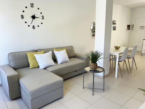 Arrecife Apartment | Mahostly Apartamento Comillas PB