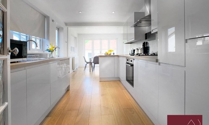 Maidenhead House | Maidenhead - Garden, Pets Welcome, 4Bed