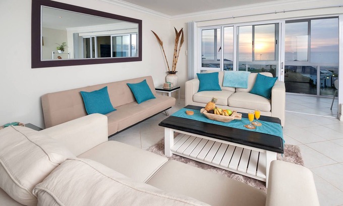 Jeffreys Bay Apartment | Main Beach Penthouse in central Jeffreys Bay overlooking Dolphin Beach.