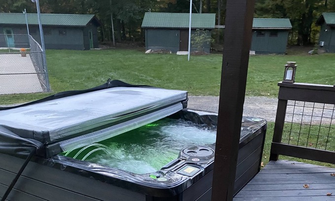 Hillsgrove Cabin | Main cabin at Elk Creek Escape