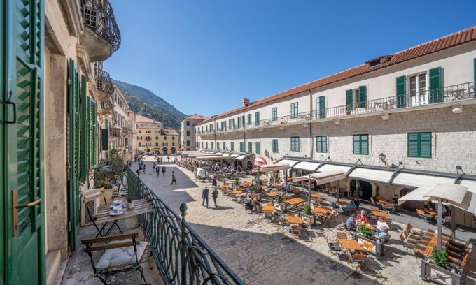 Kotor Old Town Apartment | Main Square View