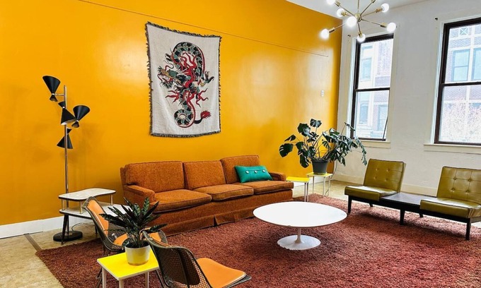 Inglefield Apartment | Main St. MCM Loft: Walk to Ford Center, Victory Theatre, Old National & More!