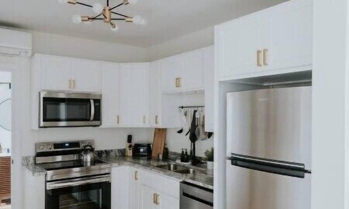 Chambersburg Apartment | Main St Modern Suite Free laundry, Near hospital