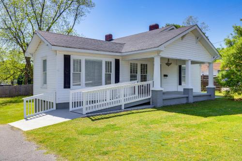 Pine Mountain House | Main Street Home 1 Mile to Callaway Gardens