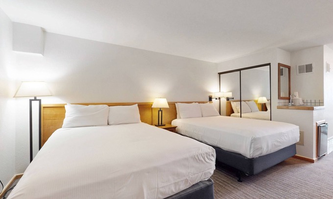 West End Cabin | Main Street room - hot tub & pool - walk to lifts, dog-friendly, second floor