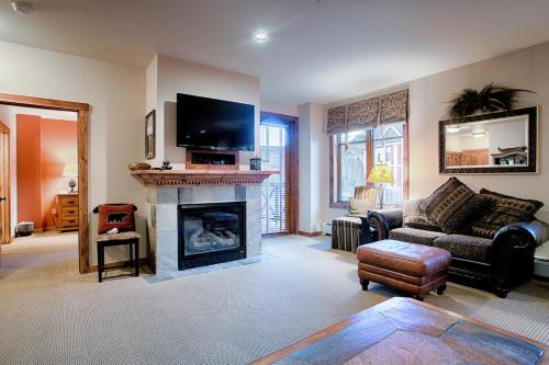 Historic District House | Main Street Station 2301 by Great Western Lodging
