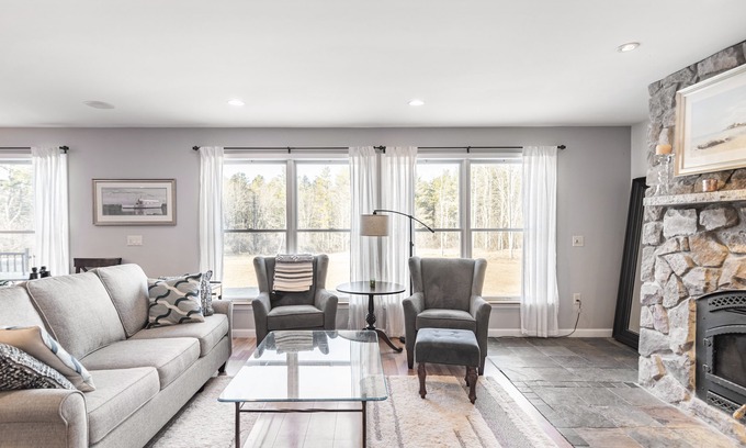 Kennebunk House | Maine House-Kennebunk one story living near beach