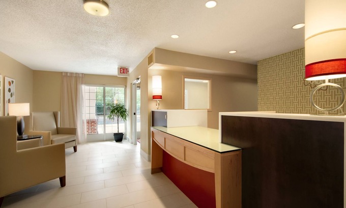 Auburn Hills Hotel | MainStay Suites Detroit Auburn Hills