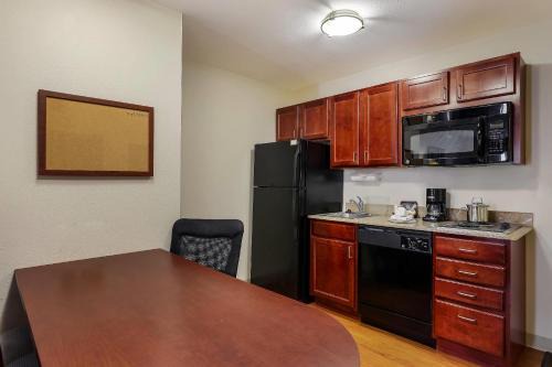 Fitchburg Hotel | MainStay Suites Fitchburg - Madison