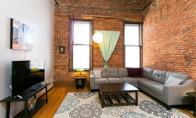 Stillwater Apartment | MainStreetLocation|GirlsNight|Families|Pets|FoodMusicShopArtExploreBikeFunPlay!