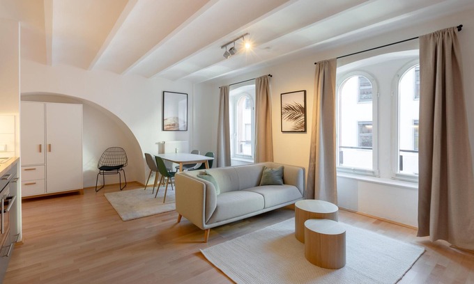 Mainz City Center Apartment | Mainz Romano-Guardini-Platz | Suite (LT)