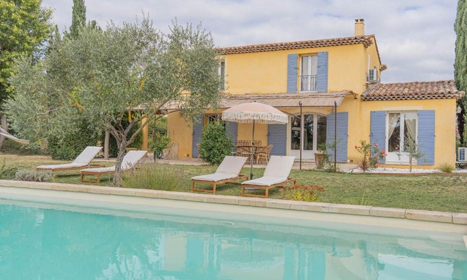Ansouis Villa | Maison à 2 pas du Village D'ansouis à 30 Minutes D'aix-en-provence