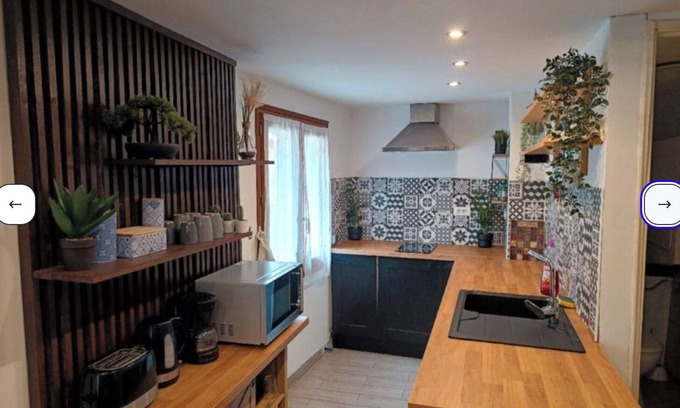 Bergheim House | Maison à Colombages Dans Cour Privée Avec Jardin sur les Remparts du Village