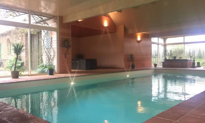 Guiclan Bed & Breakfast | Maison à la Campagne Avec Piscine 10 Minute de la mer Très Calme