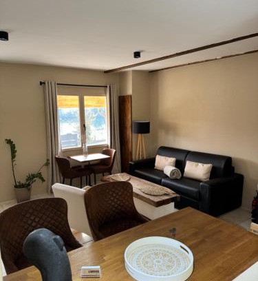 Rochefort-sur-Nenon Villa | Maison au bord de l'eau Les Roches