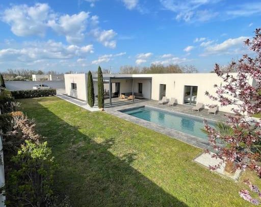 Veauchette Villa | Maison au bord de Loire