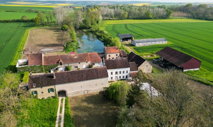 Esnon House | Maison Autonome Avec Terrasse Privative Dans une Ferme-moulin