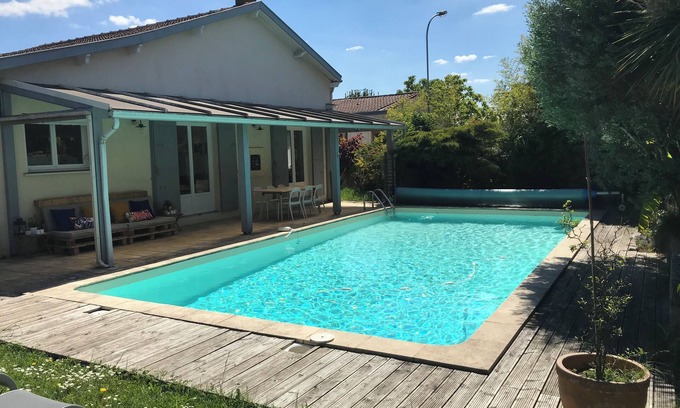 Begles House | Maison Avec Piscine à 10 Minutes du Centre de Bordeaux