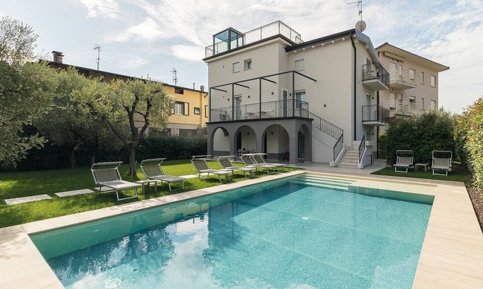 Toscolano Maderno Apartment | Maison Bellini 4 with pool and near to the lake