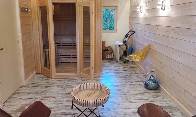 Marigny House | Maison Bien-être Avec Sauna - les 4 Saisons - Lac de Chalain