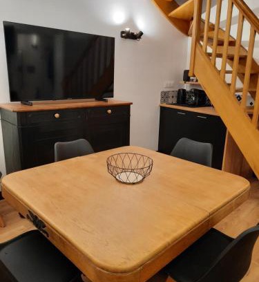 Cerizay Apartment | maison bonheur