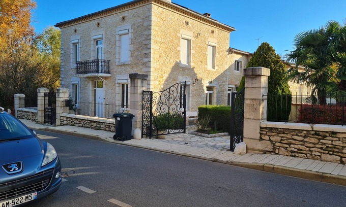 Septfonds House | Maison Bourgeois en pierre taillé Manifique datant 1860, entièrement rénovée .