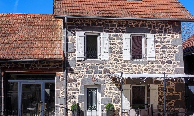 Bromont-Lamothe Cottage | Maison Charmante Avec Jardin Clos