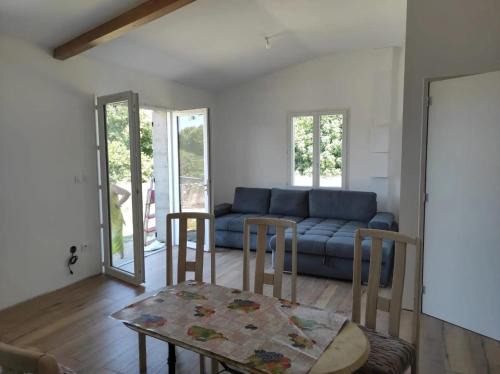 Campsas House | Maison charmante à Campsas avec terrasse et jardin