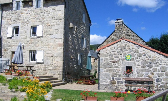 Le Malzieu-Forain House | Maison charmante Le Malzieu, jardin