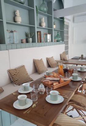 Fronsac Villa | Maison Charmeilles - Gîte touristique - Coliving