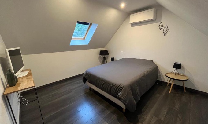 Montreuil-sur-Maine House | Maison chiron