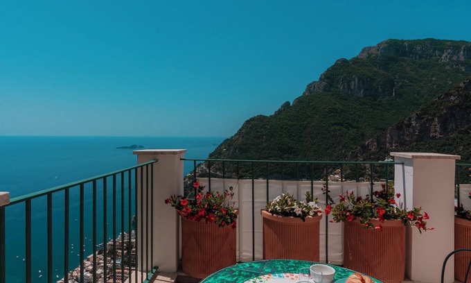 Positano City Centre Apartment | Maison Ciccio - il Monticello with private Sauna