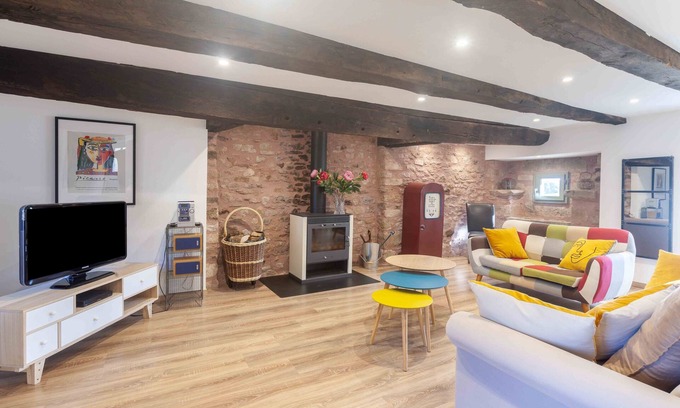 Lassouts House | Maison Clos Fleuri - Four Bedroom House, Sleeps 7
