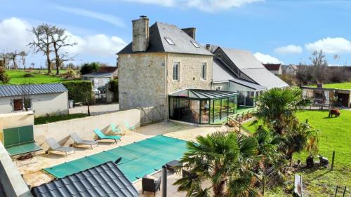 Saint-Germain-du-Pert House | Maison confortable à Saint-Germain-du-Pert avec piscine privée