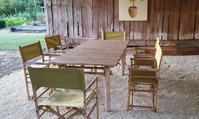 Razines House | Maison Cosy Avec un Grand Jardin Verdoyant