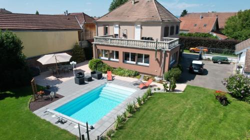Montreux-Chateau Bed & Breakfast | Maison Curiale
