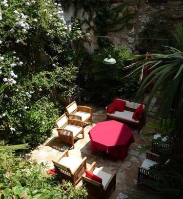 Adissan House | Maison d'Almes