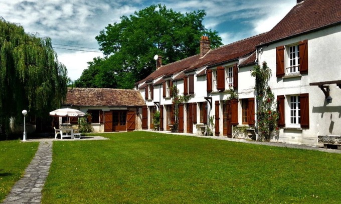 Bransles House | Maison d'Eden ☆ Premium Quality Hospitality Tennis 400m2 8 hectares