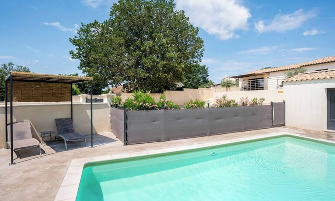 Saint-Martin-d'Ardeche House | Maison del Rubio,4 Personnes Avec Piscine Commune a Deux Logements
