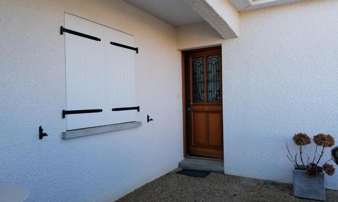 Saint-Julien-l'Ars House | maison d'hôtes