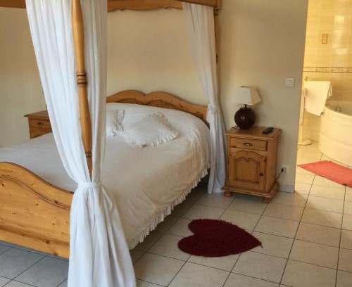 Juilly Bed & Breakfast | Maison d'hôtes la Ferme De L'abbaye