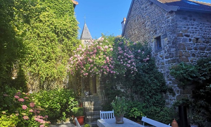 Bois-Sainte-Marie Cottage | Maison d'invites Les Tillets