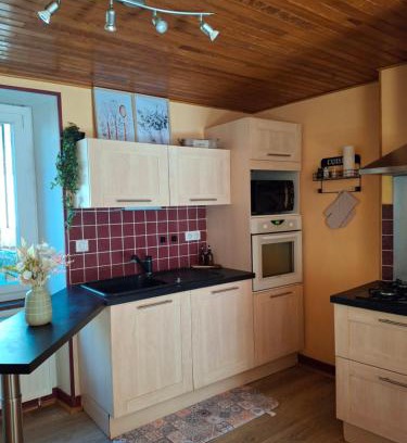 Rochefort-Montagne House | Maison de Bourg