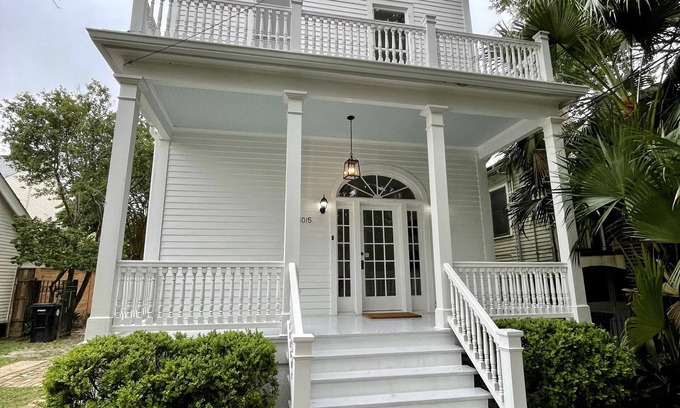 Uptown Historic District House | Maison de Camp - Historic Uptown Home Near Parades, Tulane, Bars, Restaurants