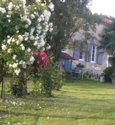 Pillac House | Maison de campagne à la ferme