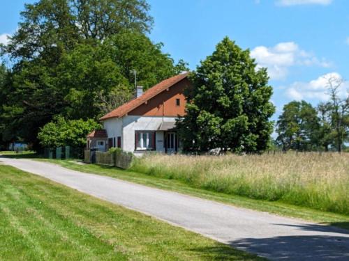 Montmotier House | Maison de campagne 6 pers avec chemins de randonnée et station thermale à proximité - FR-1-589-631