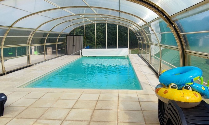 Thiberville Villa | Maison de Campagne Avec Piscine Couverte