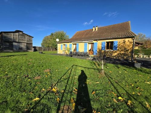 Calviac-en-Perigord House | Maison de campagne spacieuse près de Sarlat, idéale pour familles et amis, grand jardin et activités. - FR-1-616-208