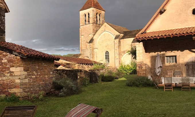 Chapaize House | Maison de Charme au Coeur de la Bourgogne, Idéale Pour des Vacances Avec Enfants