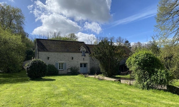 Montjavoult House | Maison de Charme au Cœur du Vexin - Piscine Chauffée, Grand Jardin - 1h de Paris